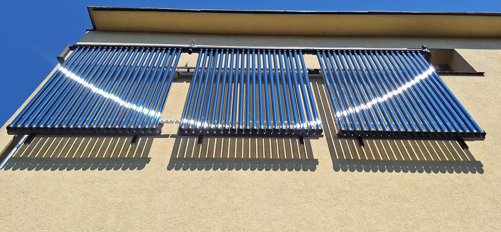 Montaż pionowy zespół 60 rur