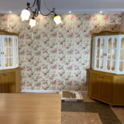 Malowanie mebli. Tapeta. Sztukateria z LED.