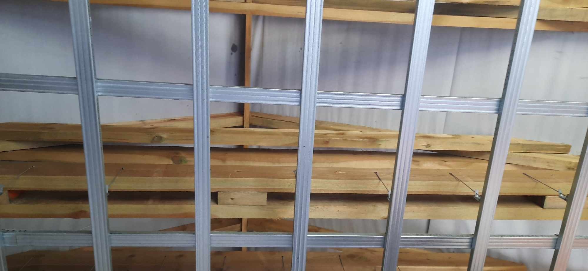 Przygotowanie stelażu pod montaż płyty OSB i GK