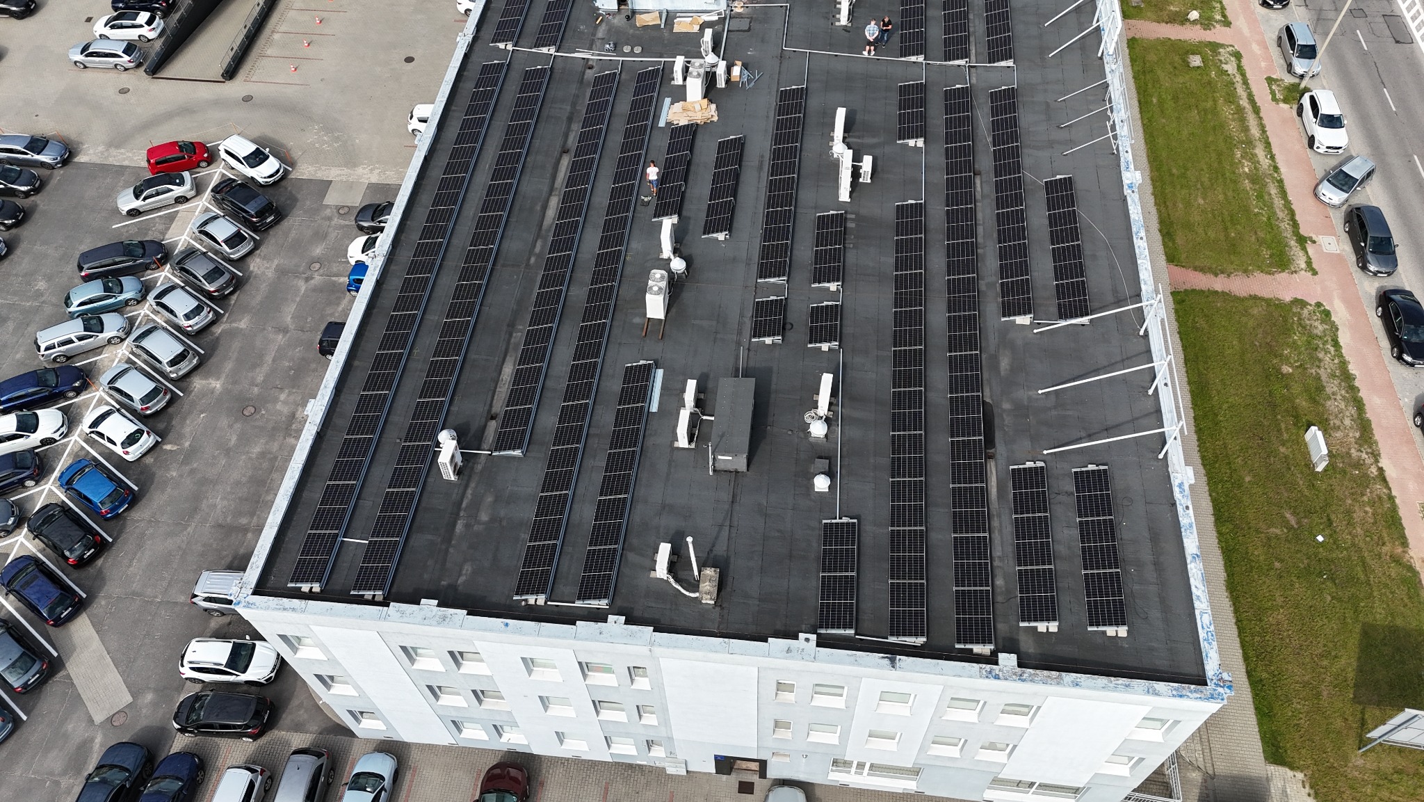 Instalcja 100 KWP na budynku biurowca Cezal w Olsztynie.