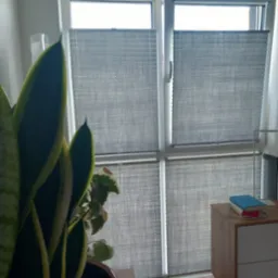 Okno ubrane w Twoim stylu. Rolety plisy. Montaż na ramie okiennej.