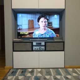 Montaż zabudowy wnęki RTV.