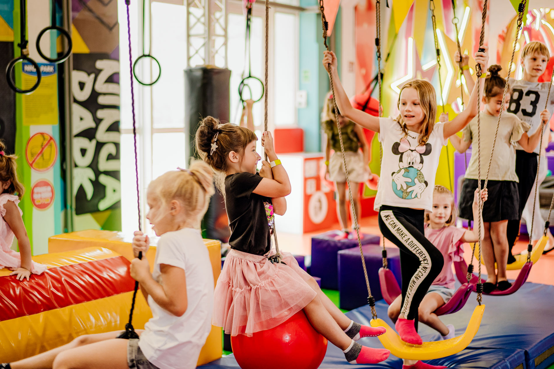 Atrakcje rozwijające sprawność, gibkość i koordynację ruchową dzieci! Rodzice również mogą skorzystać :)