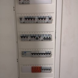 ABEnergy - Rewelacyjne Oświetlenie Salonu w Lubinie