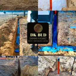 DK BUD DAMIAN KASIARZ - Kompozycja zdjęć z budowy: wywrotka z gruzem, wykop z pomarańczową rurą i folią, logo firmy DK-BUD Damian Kasiarz, wąski wykop pod ogrodzenie.