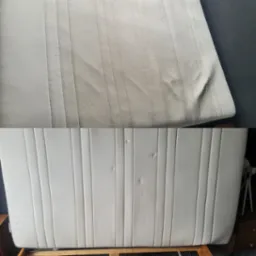 Materac z widocznymi plamami przed i po czyszczeniu, ukazujący efekt usługi.