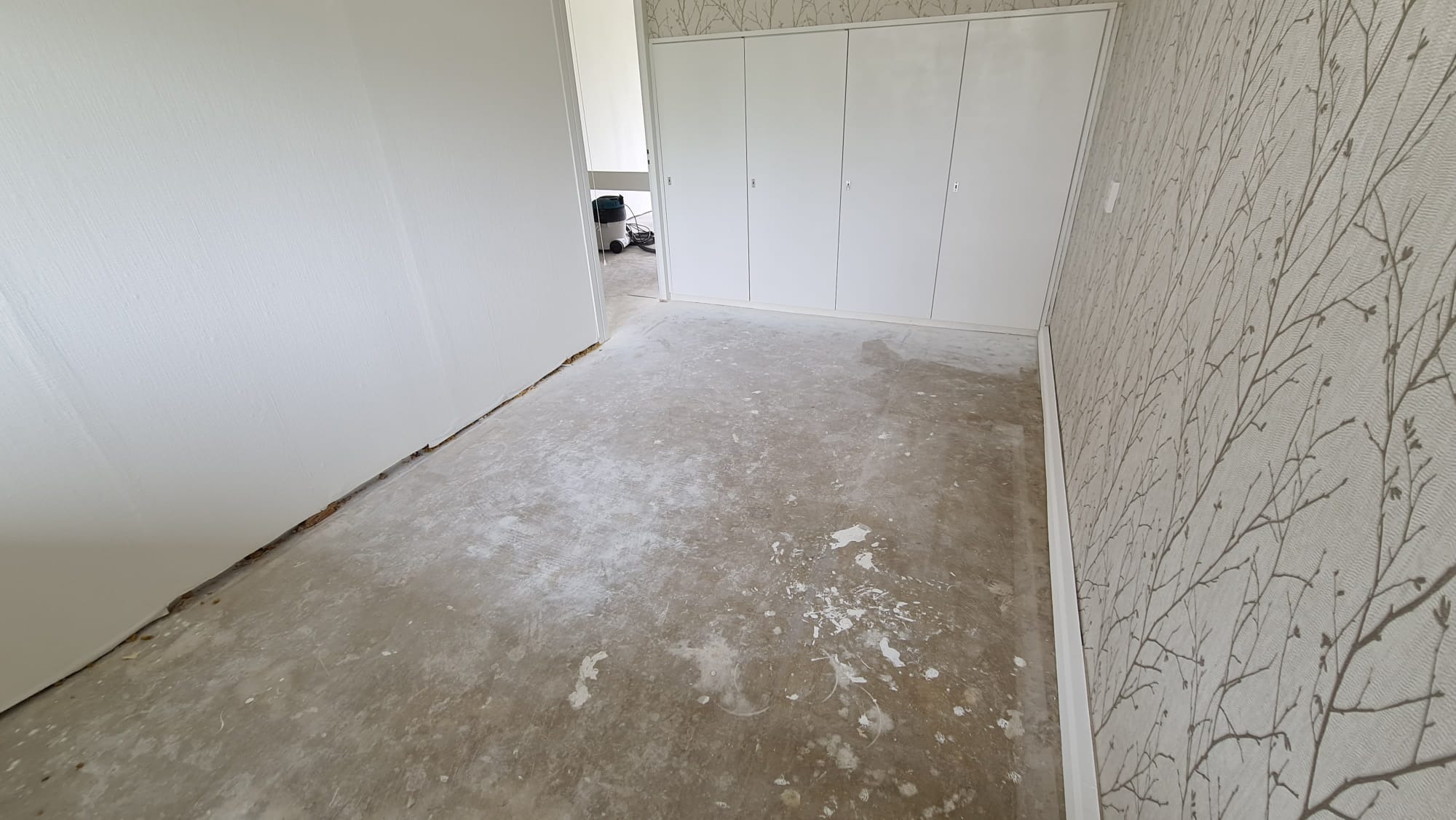 Przed ułożeniem paneli