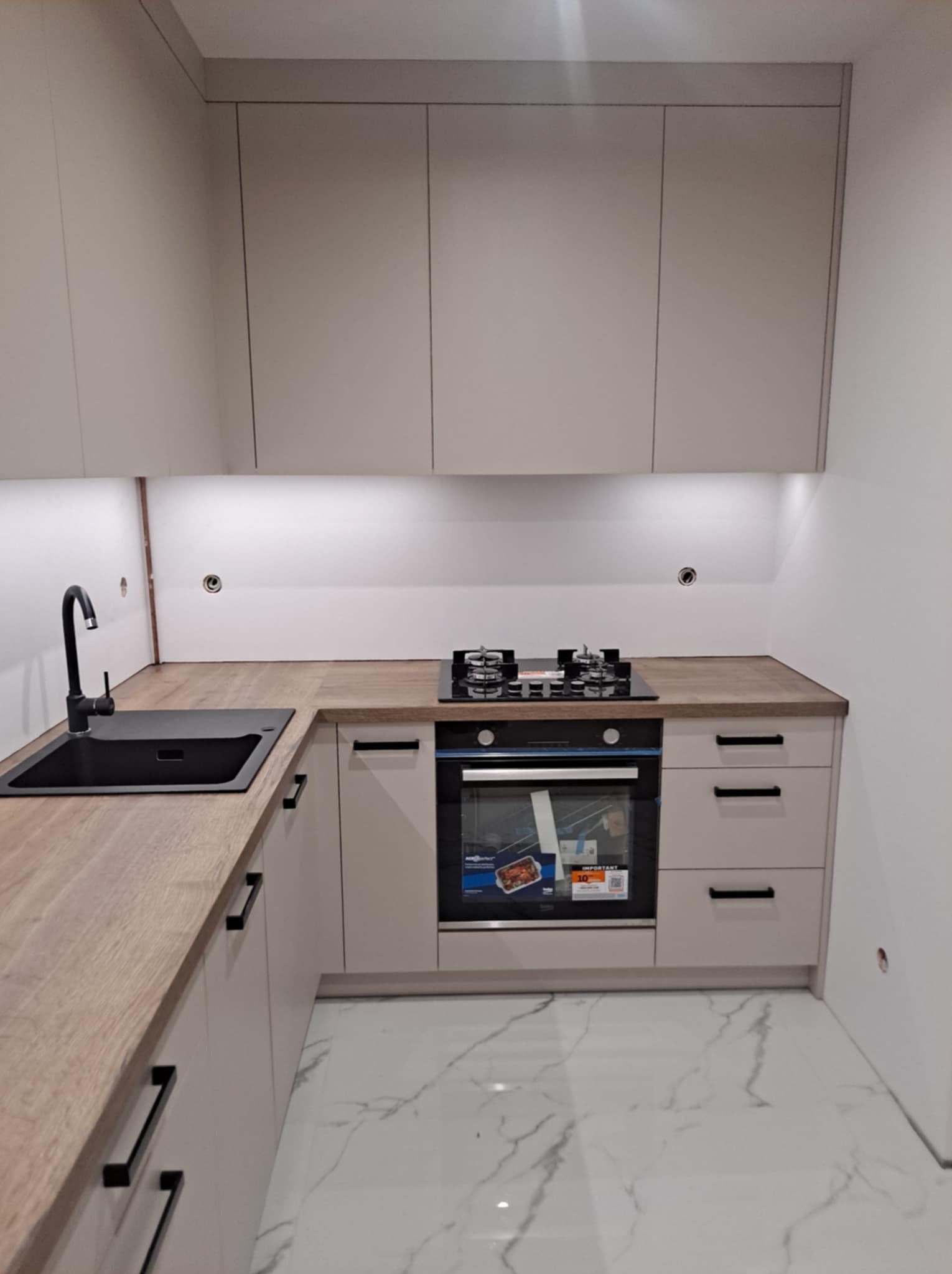 mała kuchnia w bloku