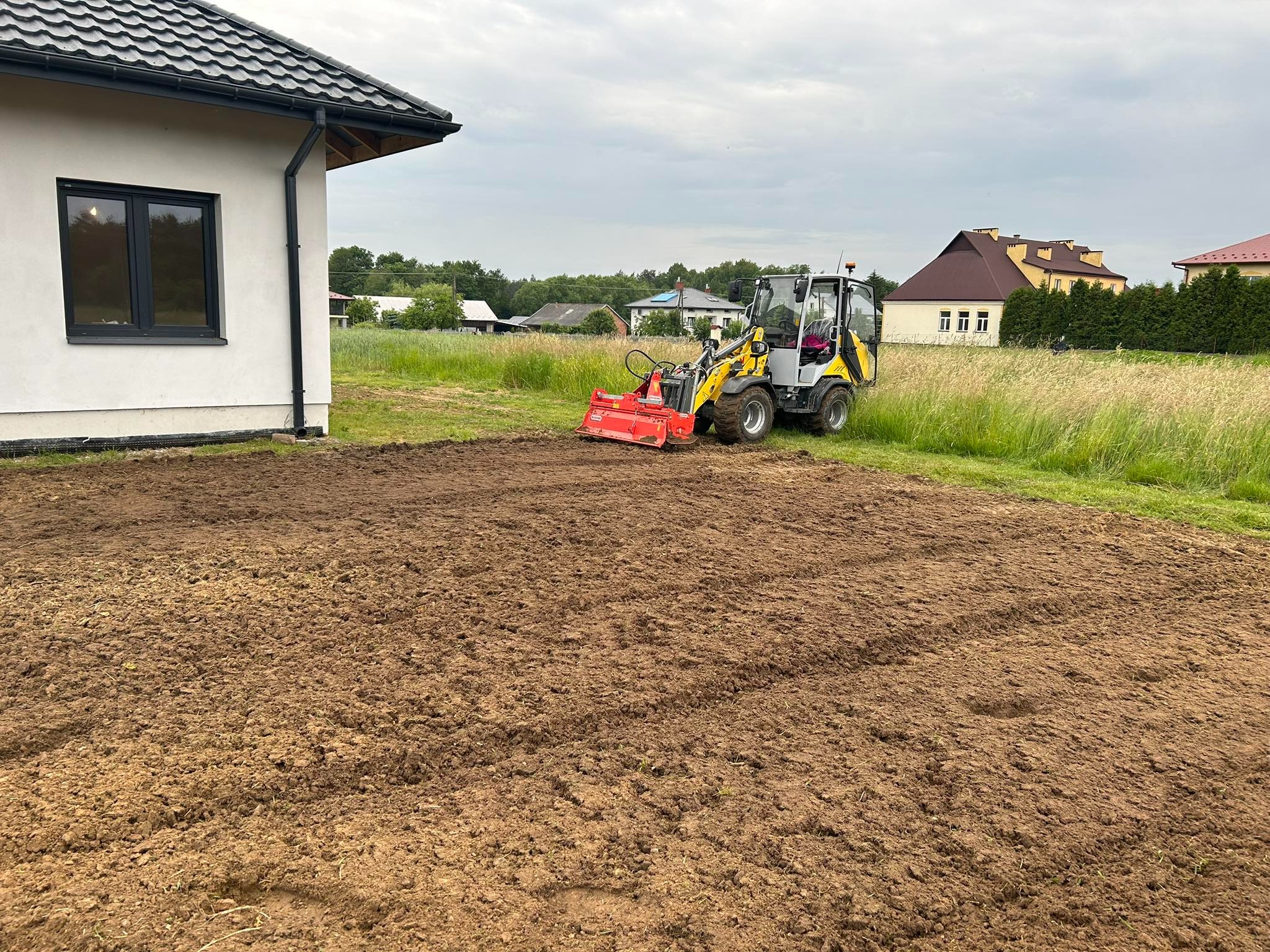 Zrobienie usługi Glebogryzarką u klienta