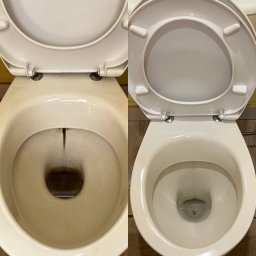 Tidy Tigers - Porównanie toalety przed i po czyszczeniu: po lewej silnie zabrudzona muszla z widocznymi zaciekami i osadami, po prawej lśniąca czystością, odświeżona toaleta z otwartą klapą