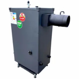 Szary, stalowy kocioł na paliwo stałe z oznaczeniem klasy 5 i Eco Design, widoczny na białym tle, prezentowany z boku.