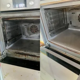 Zdjęcie przedstawia wnętrze piekarnika przed i po czyszczeniu. Po lewej stronie piekarnik jest brudny, z przypalonym tłuszczem i resztkami jedzenia. Po prawej stronie piekarnik jest czysty...