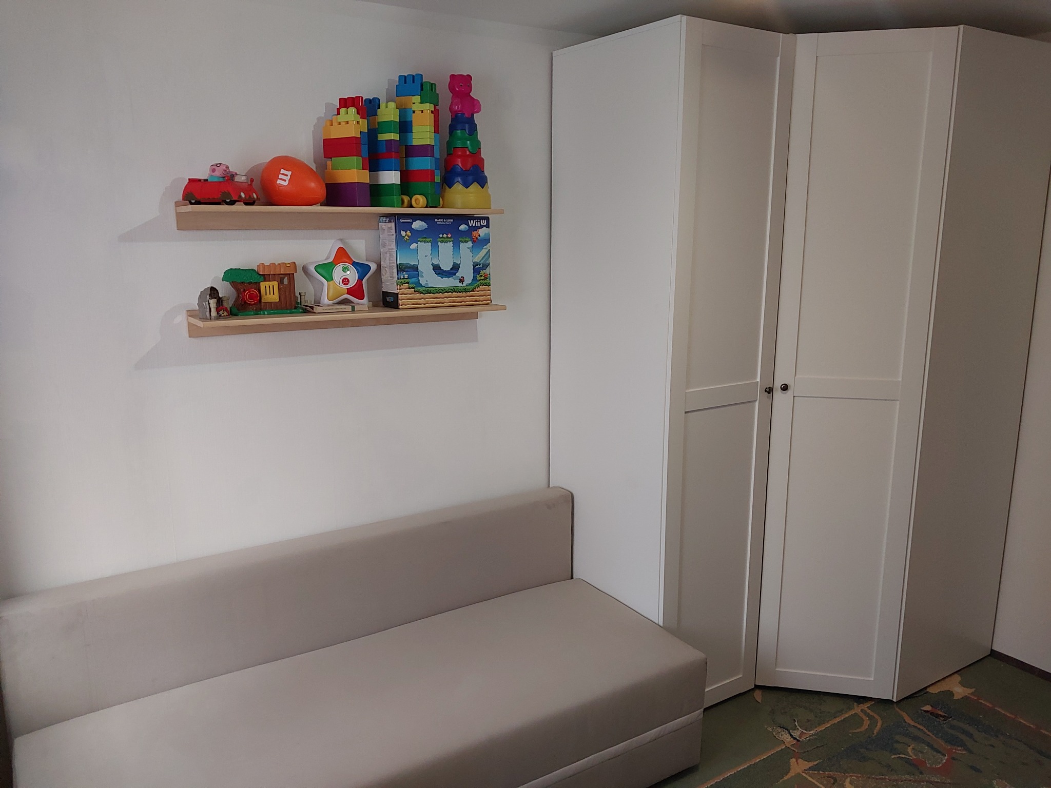 Kanapa i szafa narożna z dodatkowym słupkiem BRW