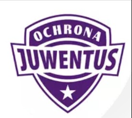 Fioletowy emblemat z napisem Ochrona Juwentus i białą gwiazdą na dole, umieszczony na białym tle.