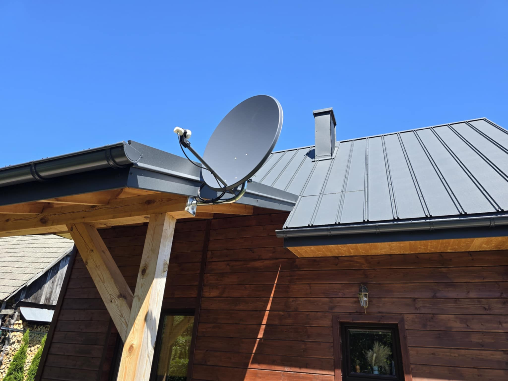 Antena SAT w domku wakacyjnym