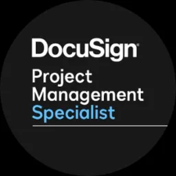 Logo DocuSign Project Management Specialist na czarnym tle w okręgu. Słowo 'Specialist' wyróżnione kolorem niebieskim.