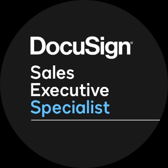 Czarno-biały okrągły emblemat DocuSign z napisem 'Sales Executive Specialist' w kolorze białym i niebieskim.