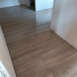 Glazurnik Sierakowice 4