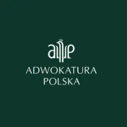Logo Adwokatury Polskiej na ciemnozielonym tle z białym napisem i symbolem.