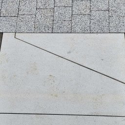 Rozwiązanie gubiące różnicę spadków (w dwóch płaszczyznach) na płytach tarasowych 100*60