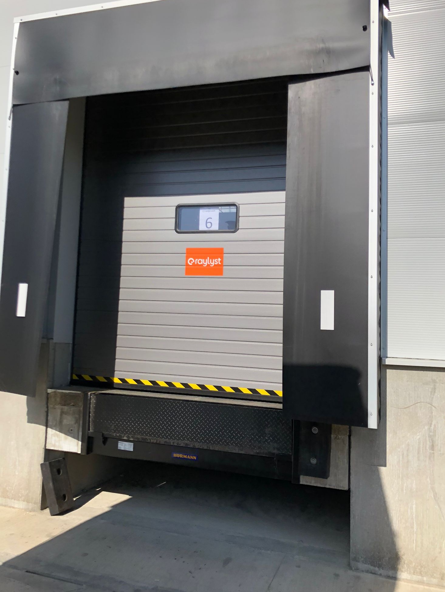 Rampa do magazynu w Kladnie, Czechy.