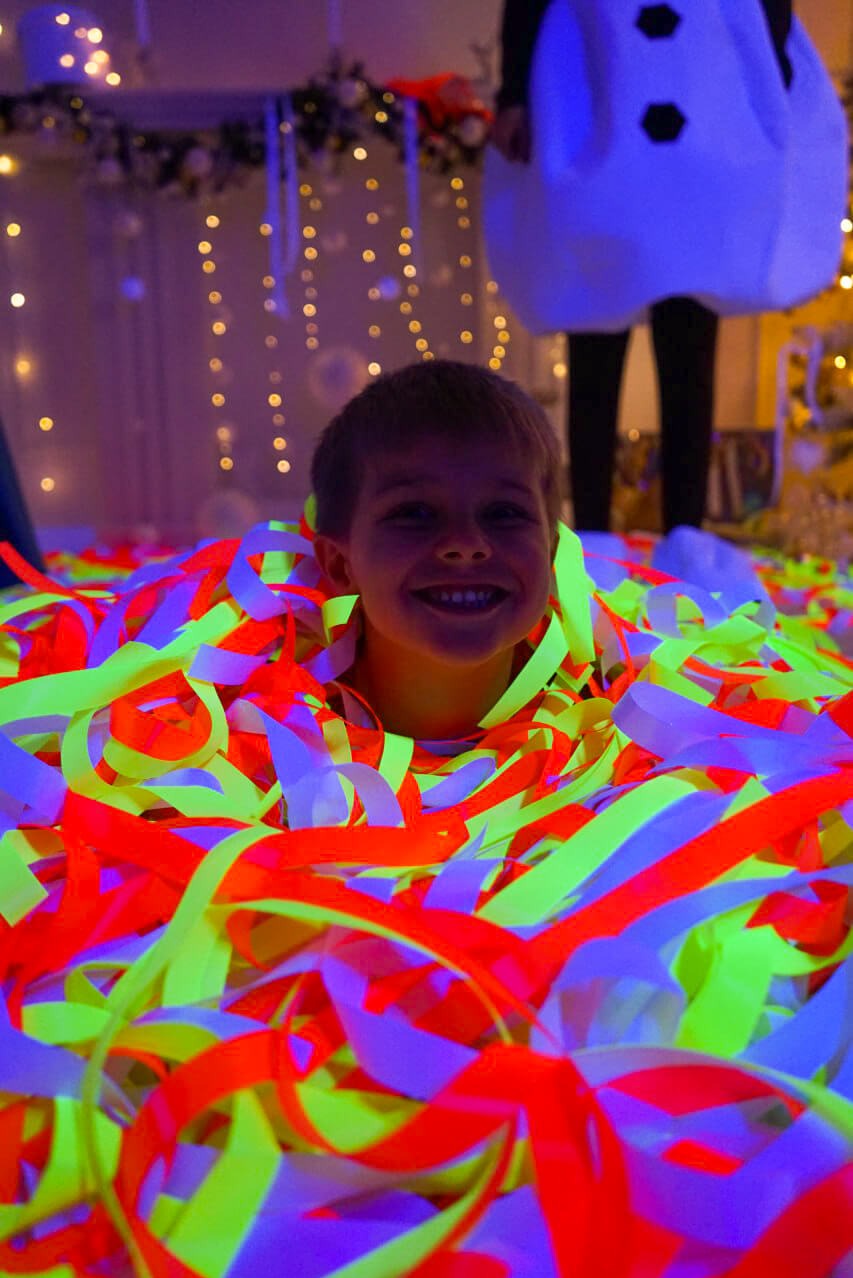 FLUO PARTY DLA DZIECI – Bezpieczna i magiczna zabawa w świetle UV!