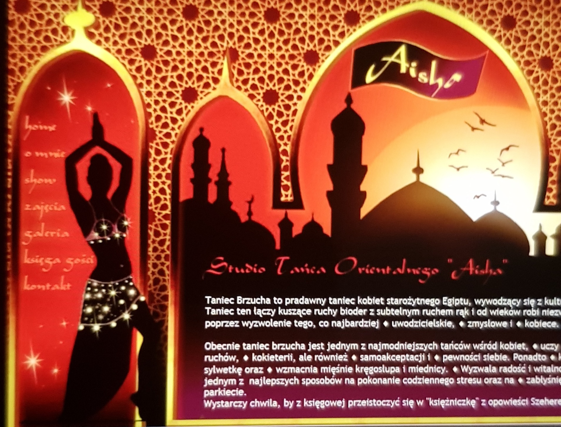 Grafika strony internetowej studia tańca orientalnego 'Aisha' z Gorzowa Wielkopolskiego, z sylwetką tancerki na tle arabeskowego wzoru i zarysu minaretów.