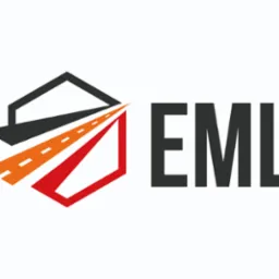 Graficzne logo firmy EML przedstawiające abstrakcyjną drogę w perspektywie, wychodzącą z geometrycznej figury, w kolorach czarnym, pomarańczowym i czerwonym, na białym tle.