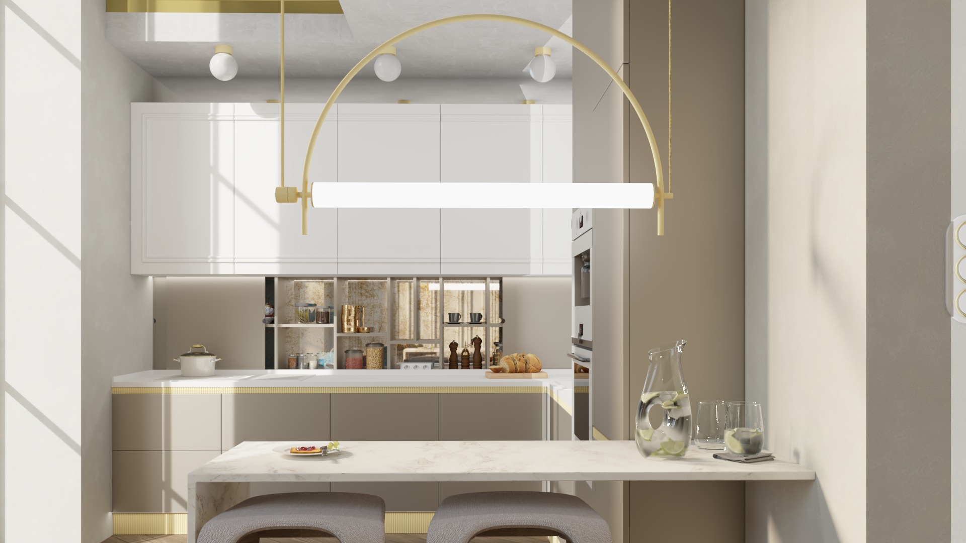 Nowoczesna kuchnia z marmurowym blatem, złotymi akcentami i designerską lampą łukową, widok na półkę z przyprawami i naczyniami.