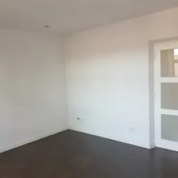 Remont kawalerki w Myslenicach - widok pokoju z aneksem po remoncie