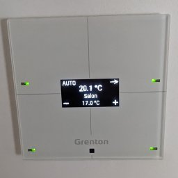 Panel do sterowania m.in. ogrzewaniem, oświetleniem. 
System Grenton Smart Home