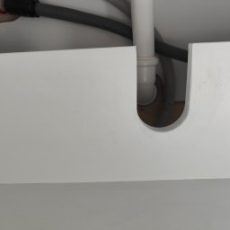 Wojtek Wojnarowski - wycięcie w szufladzie na syfon