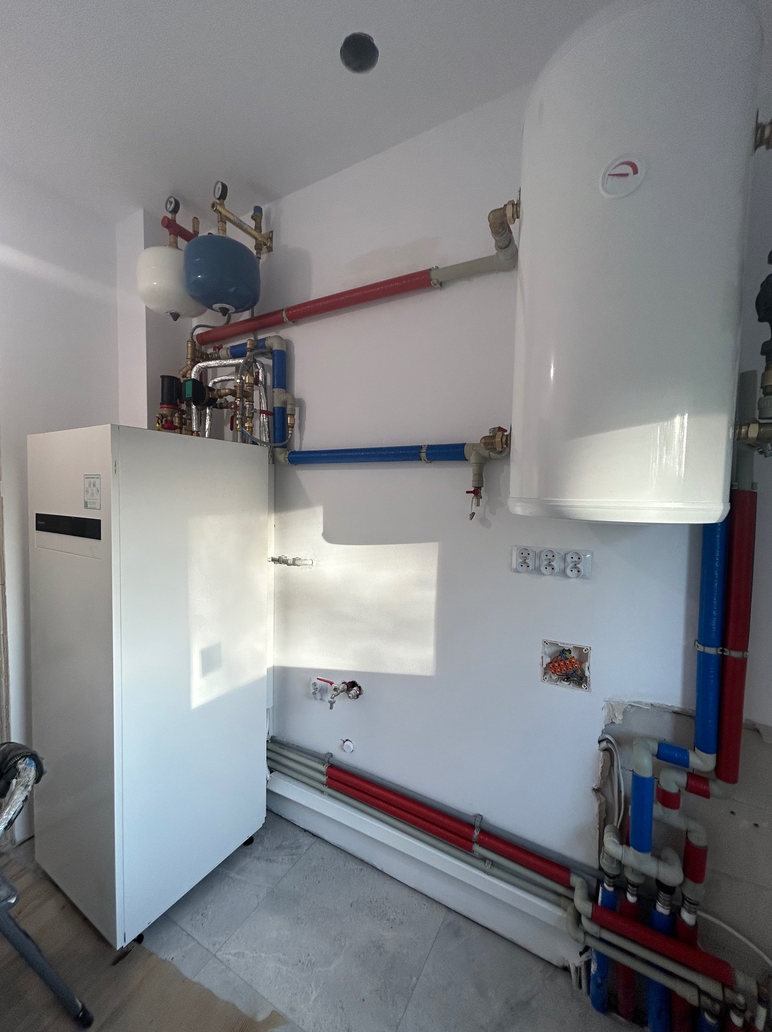 Kamil Krawczyk Technik urządzeń i systemów energetyki odnawialnej Mateusz Radzio Technik instalacji sanitarnych