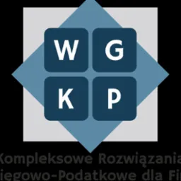 Logo firmy oferującej kompleksowe rozwiązania księgowo-podatkowe dla firm, z inicjałami W, G, K, P w białych literach na granatowych kwadratach, ułożonych w kształt rombu na szarym tle.