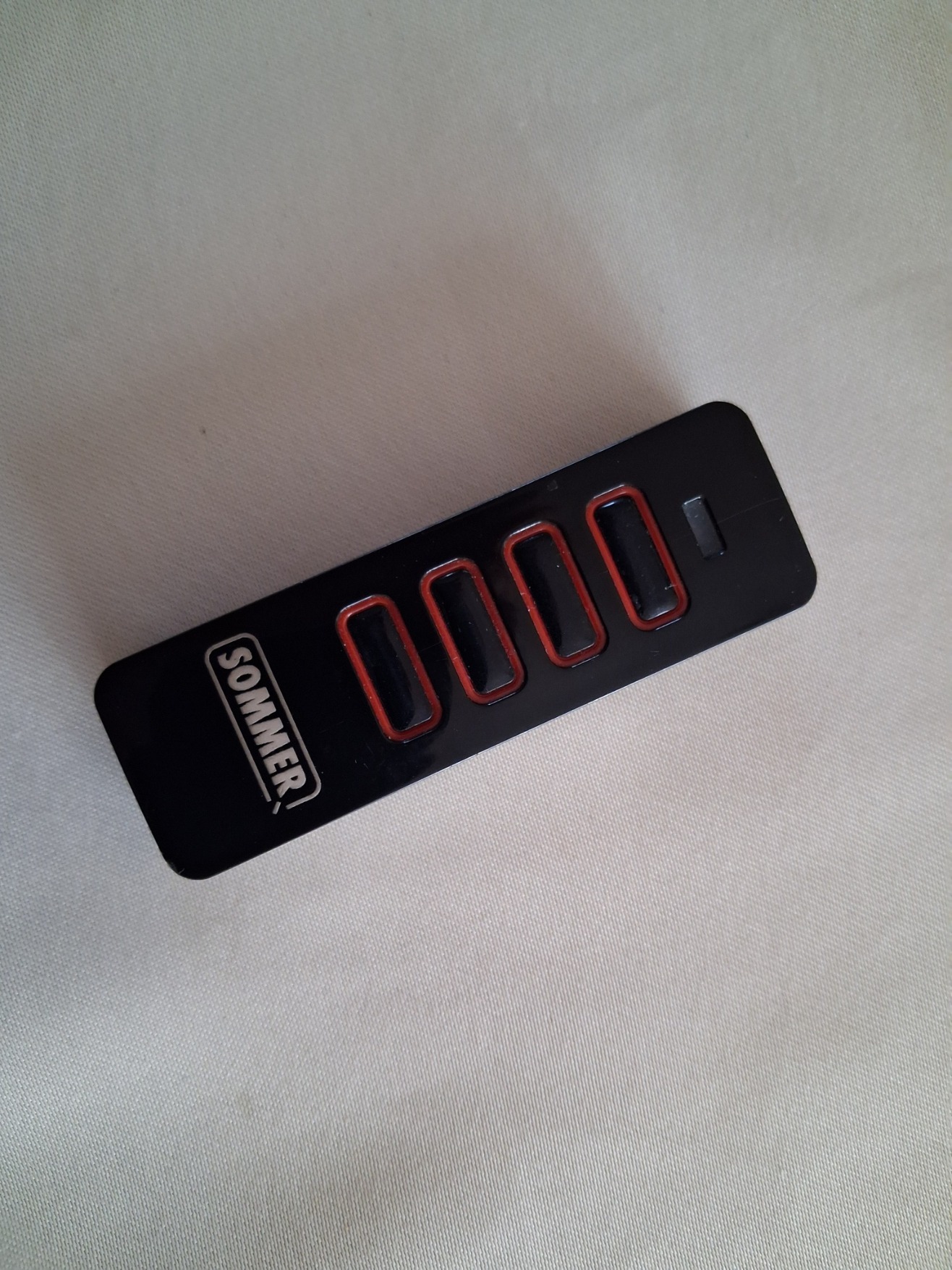 Pilot do bramy. Tryb otwierania: brama / furtka.