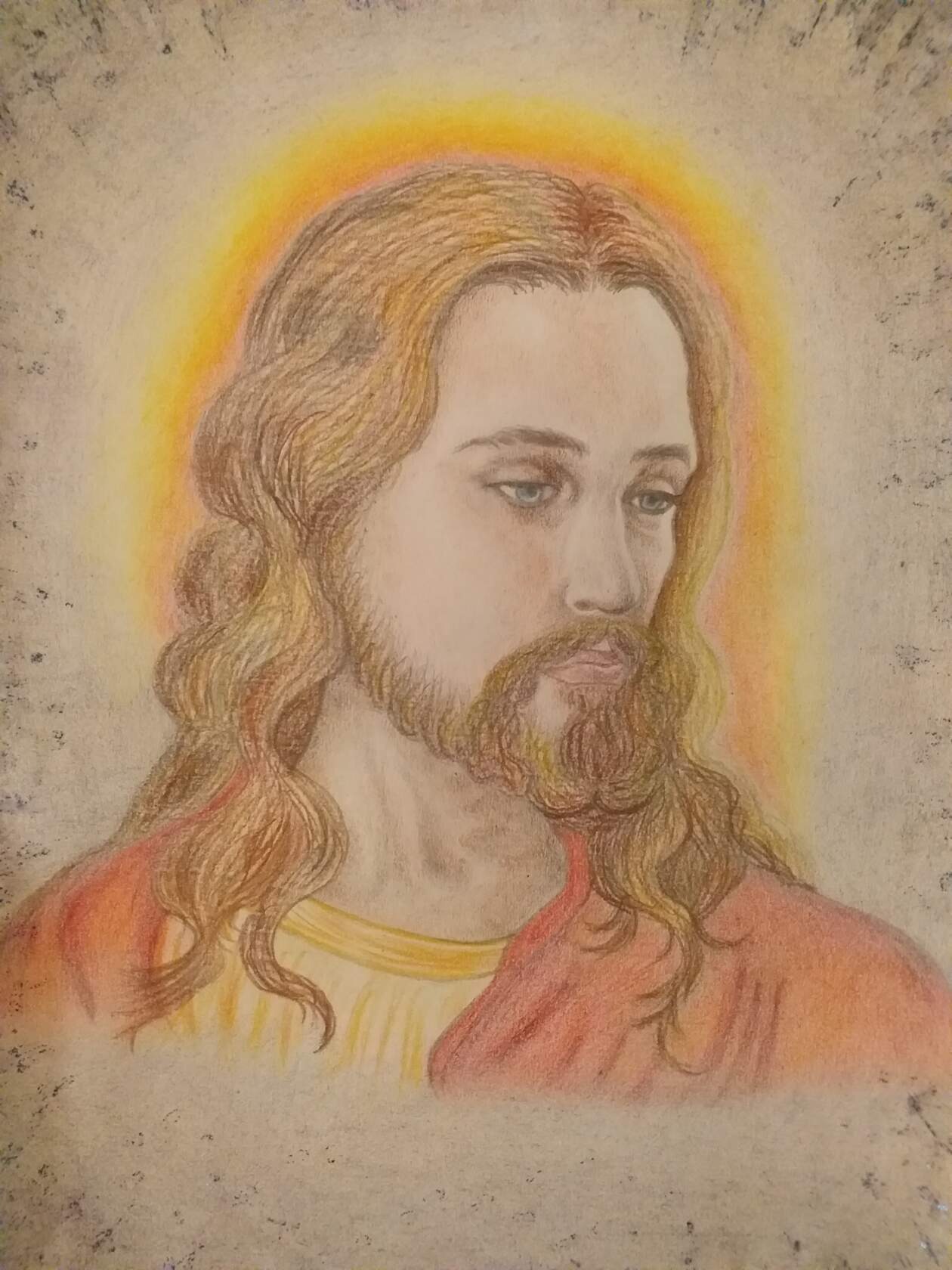 Portret mężczyzny z aureolą, wykonany pastelami na teksturowanym papierze w odcieniach beżu i szarości.