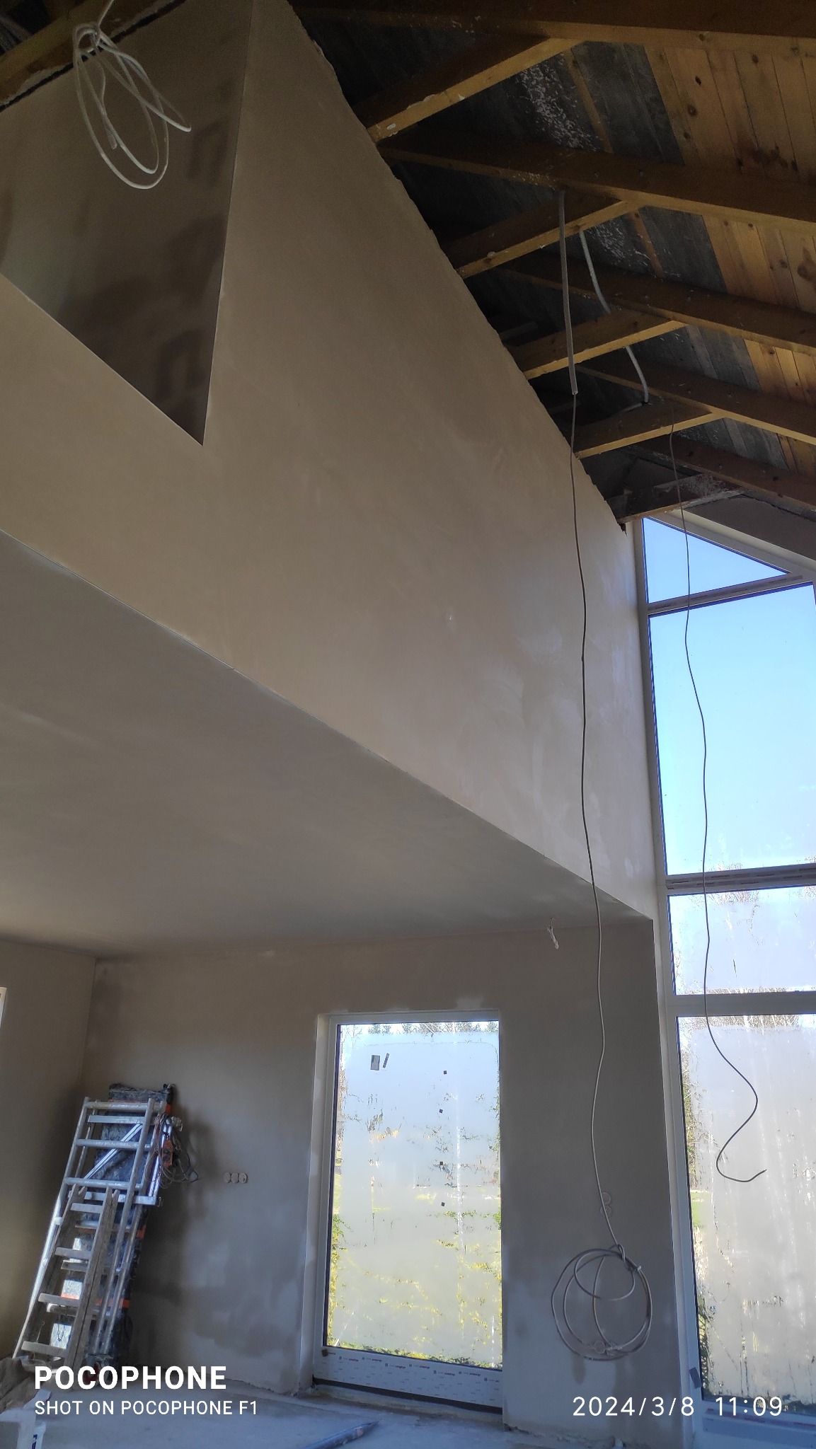 Tynki hybrydowe w domu jednorodzinnym w Mrągowie