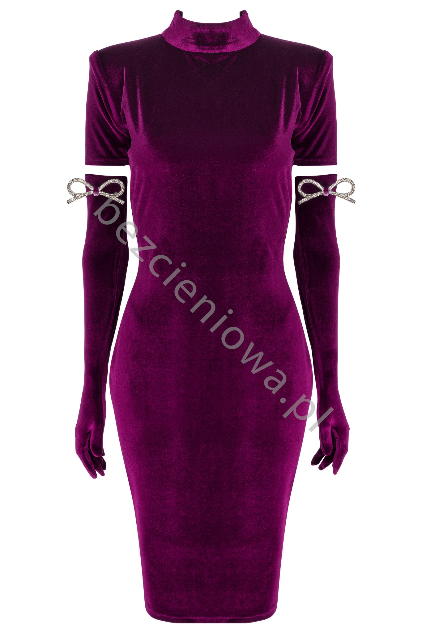 Burgundowa welurowa sukienka midi z golfem i długimi rękawiczkami, ozdobiona kokardkami z cyrkoniami na ramionach.