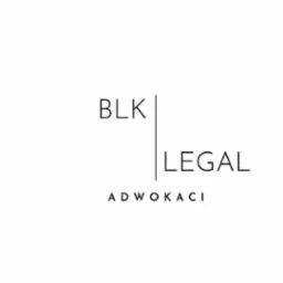 Minimalistyczne logo kancelarii prawnej BLK Legal z napisem 'Adwokaci' poniżej. Czarny tekst na białym tle, pionowa linia oddziela 'BLK' od 'LEGAL'.