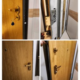 LOCKSTAR Pogotowie zamkowe Artur Gwiazda - Cztery ujęcia montażu drzwi: widok zamka z kluczem, konstrukcja drzwi z widoczną izolacją, zbliżenie na krawędź drzwi wskazywaną palcem, oraz gotowe drzwi z zamontowaną klamką.