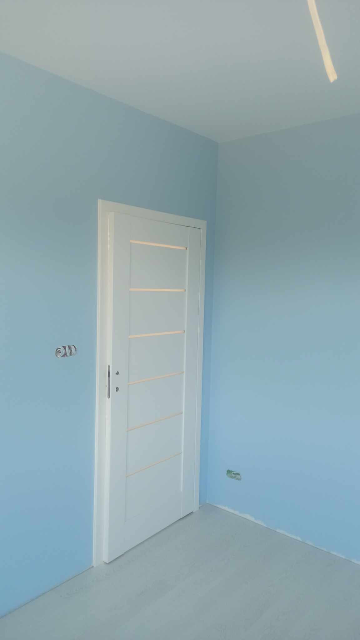 montaż drzwi i malowanie ścian