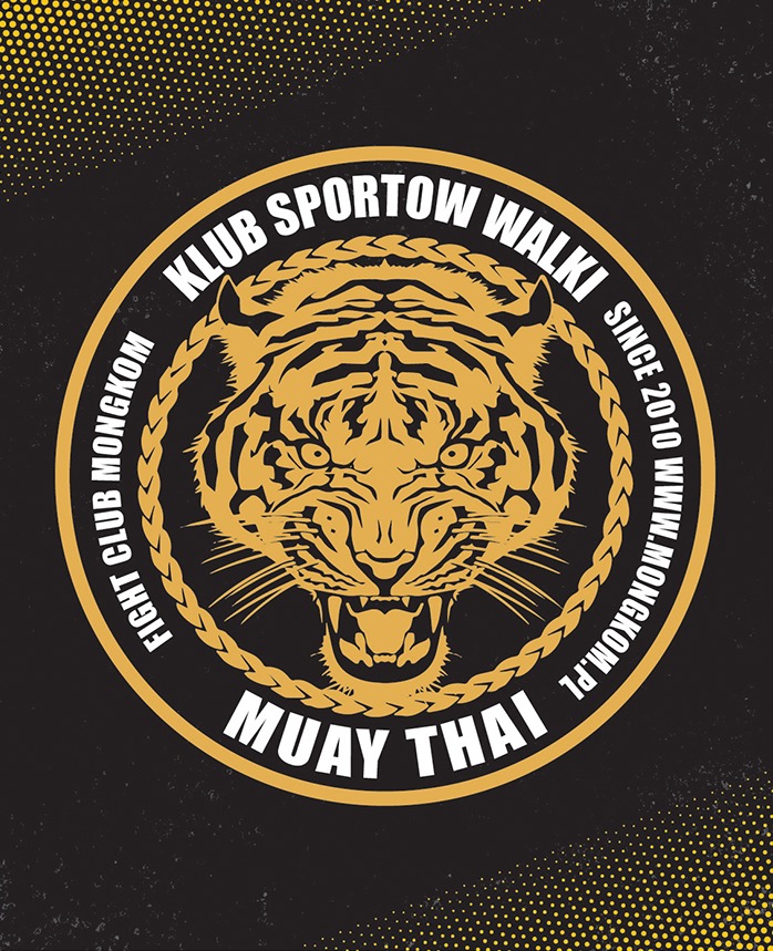 Okrągłe logo klubu sportów walki Muay Thai Fight Club Mongkom z wizerunkiem tygrysa w kolorze złotym na czarnym tle, otoczone liną i napisem 'Klub Sportów Walki' oraz adresem strony internetowej.