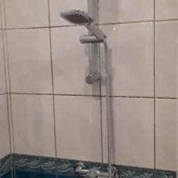 prysznice,deszczownice,lustra,szafki ,Umywalki,wiszaki-Montaż