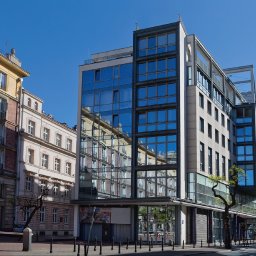 Siedziba kancelarii znajduje się w Warszawie przy ul. Pięknej 24/26 A lok. 1.