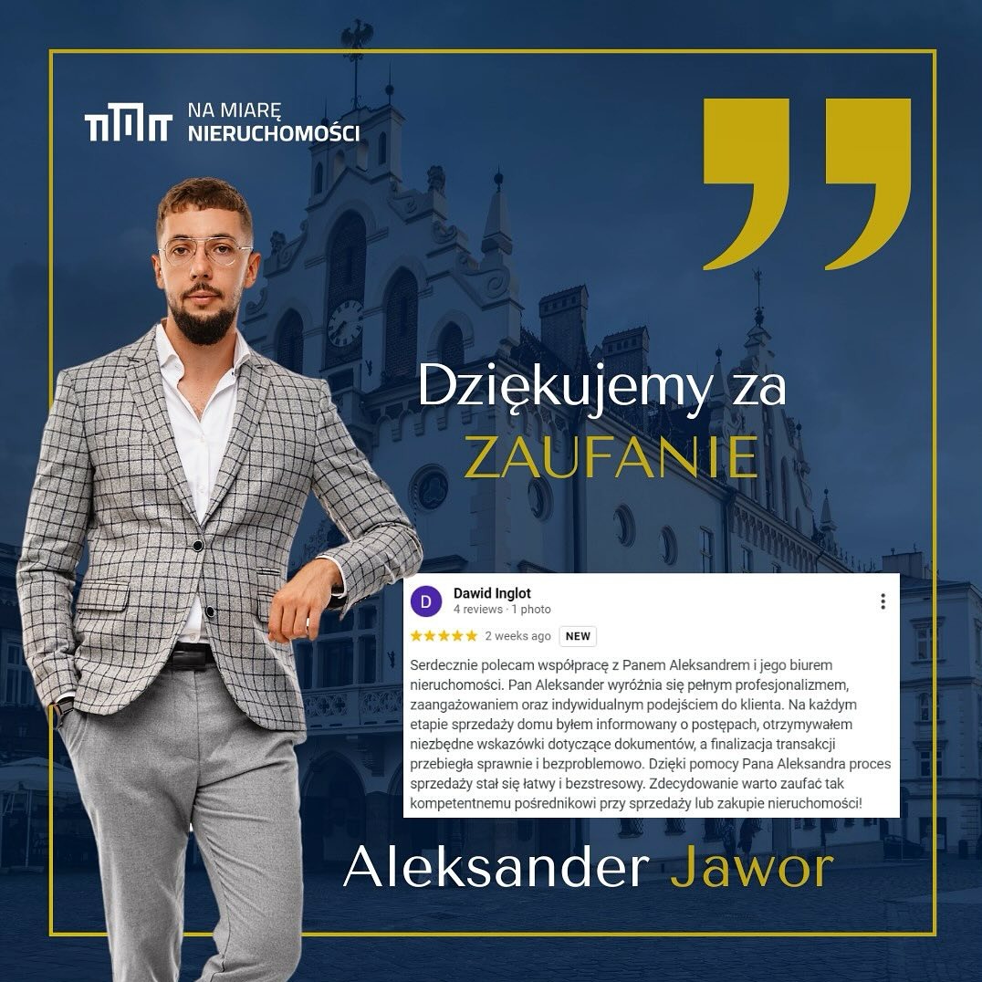 Mężczyzna w szarej marynarce w kratę, oparty o niewidoczny obiekt, na tle budynku miejskiego i tekstu 'Dziękujemy za ZAUFANIE' oraz opinii klienta o pośredniku nieruchomości.