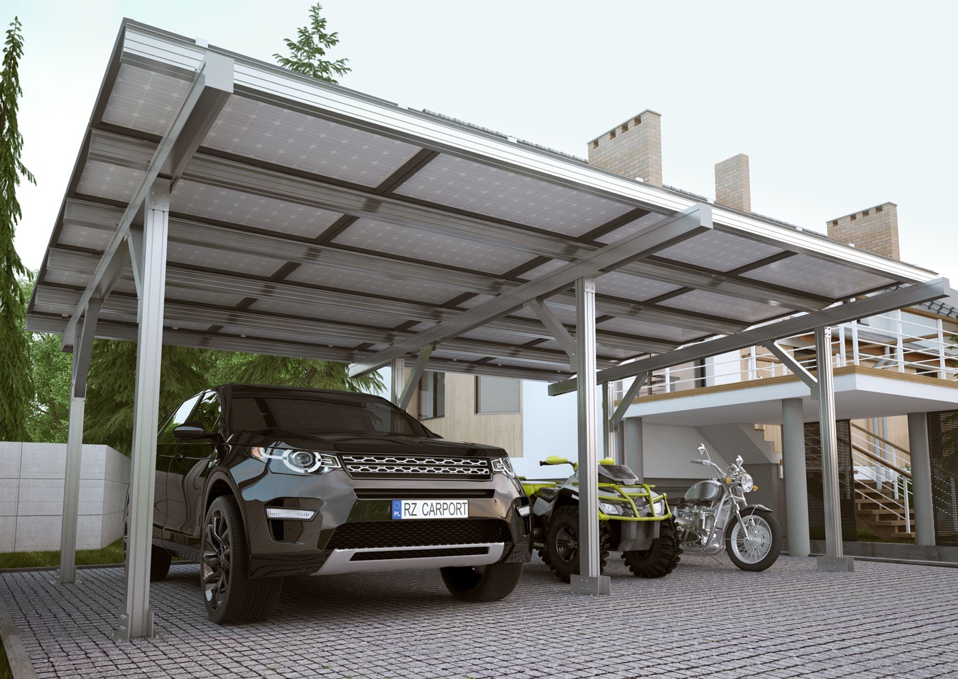 Kanciasty carport z panelami słonecznymi, pod którym stoi czarny SUV, quad i motocykl. W tle widoczny nowoczesny dom z balkonem.