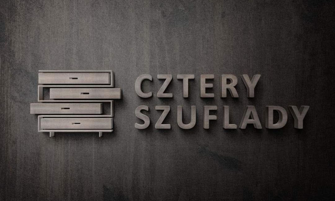 Logo firmy meblarskiej przedstawiające cztery przesunięte względem siebie szuflady obok napisu 'CZTERY SZUFLADY' na ciemnym, teksturowanym tle.