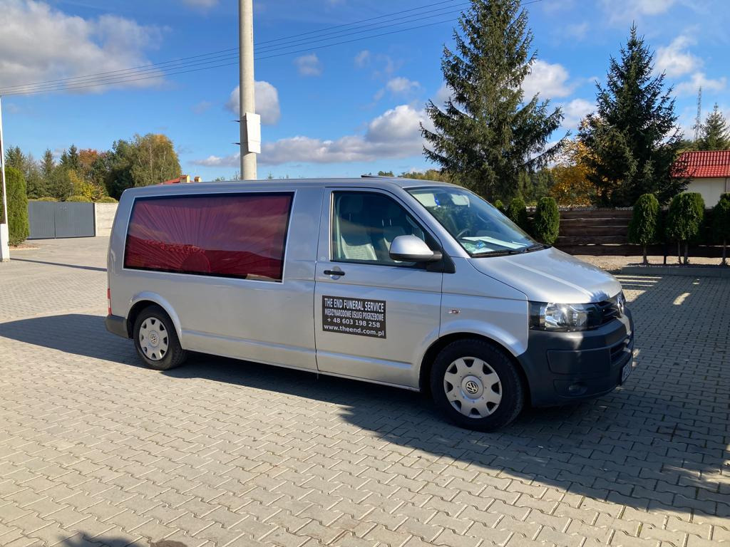 Profesjonalny karawan pogrzebowy marki VW Transporter T5