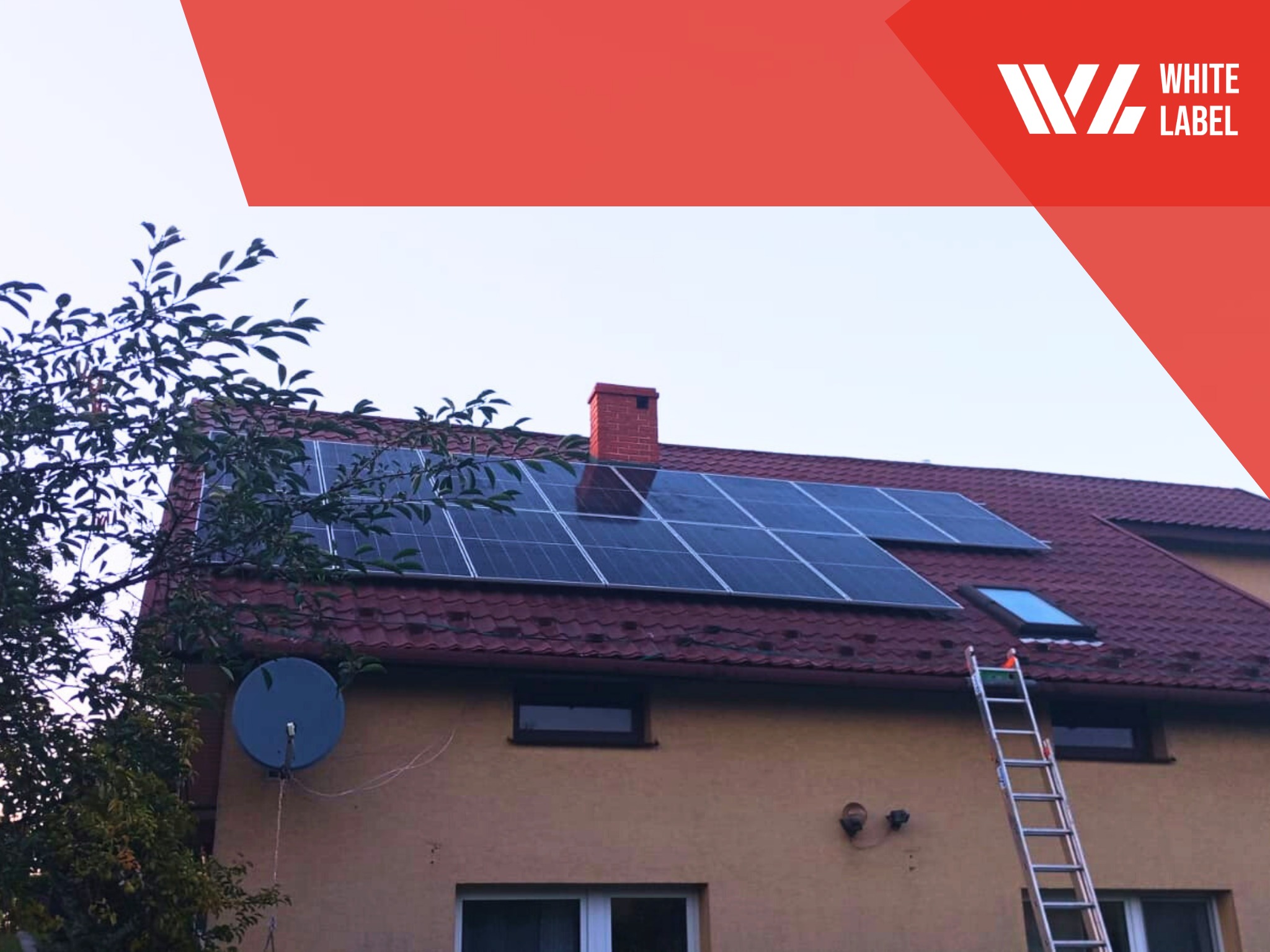 Instalacja fotowoltaiczna - u jednego z naszych klientów. Montowana na dachu