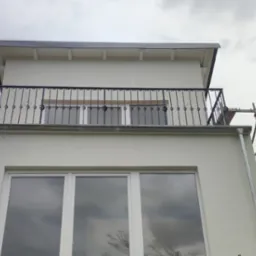 Wykonana elewacja ,balustrada , orynowanie